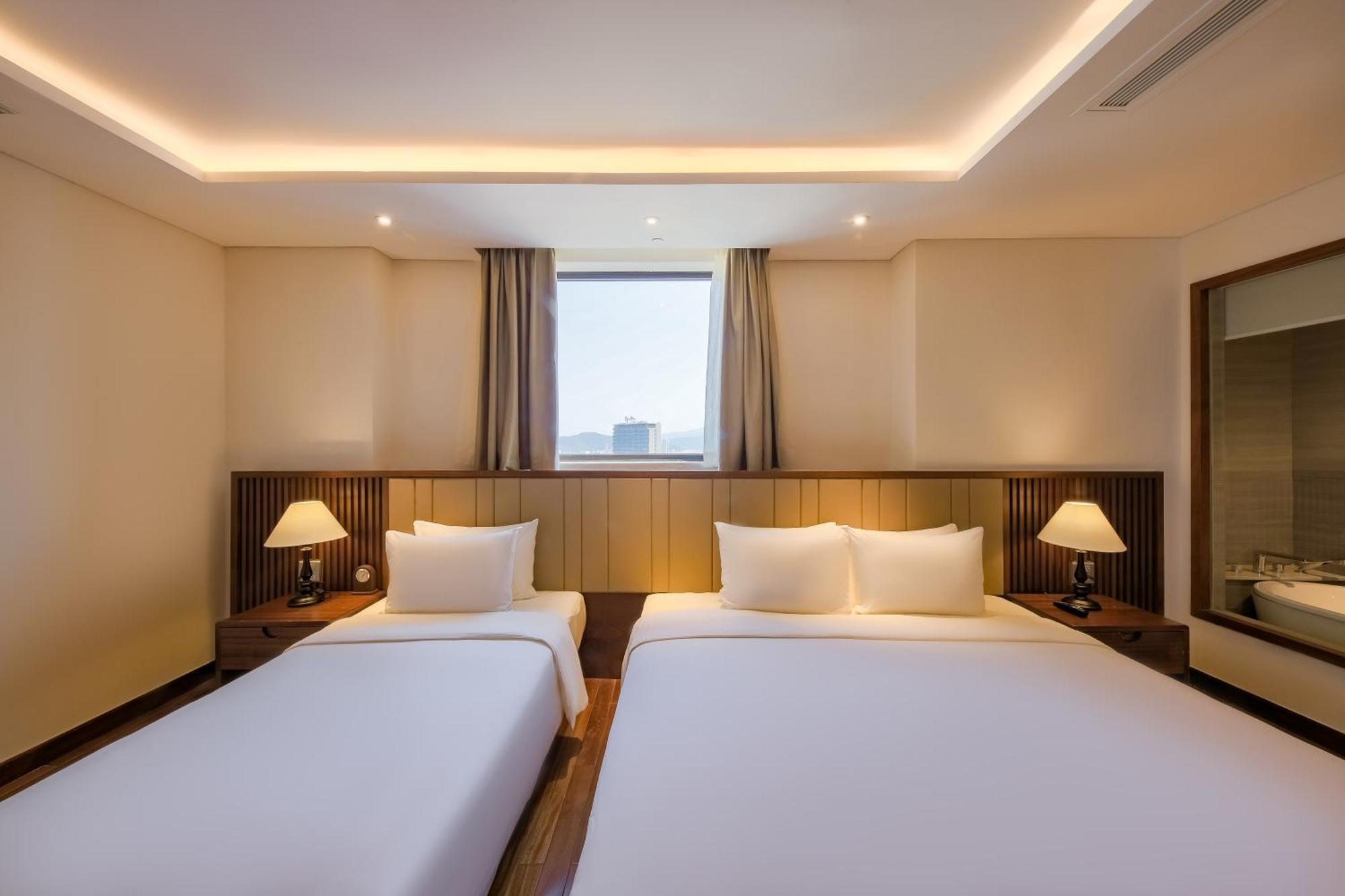 Green Beach Hotel Nha Trang Buitenkant foto